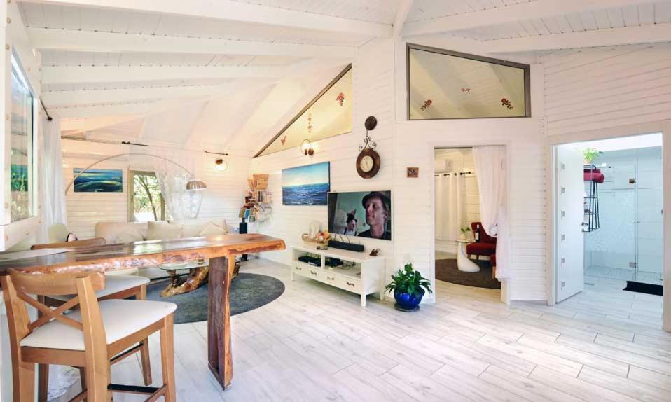 Lodge On The Sea Shavei Tzion Eksteriør billede